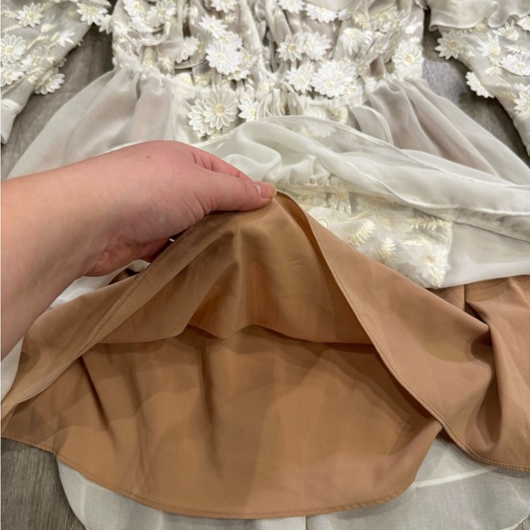 For Love & Lemons Mini Dress Women Size XS Ivory Daisy Ruffle Off Shoulder - Picture 7 of 14